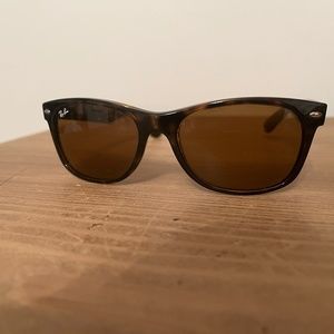 Ray-Ban NEW WAYFARER CLASSIC